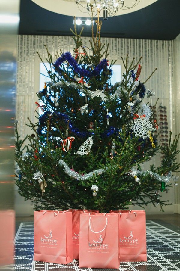 Елка с подарками на мероприятии «Страна ожидания Рождества»